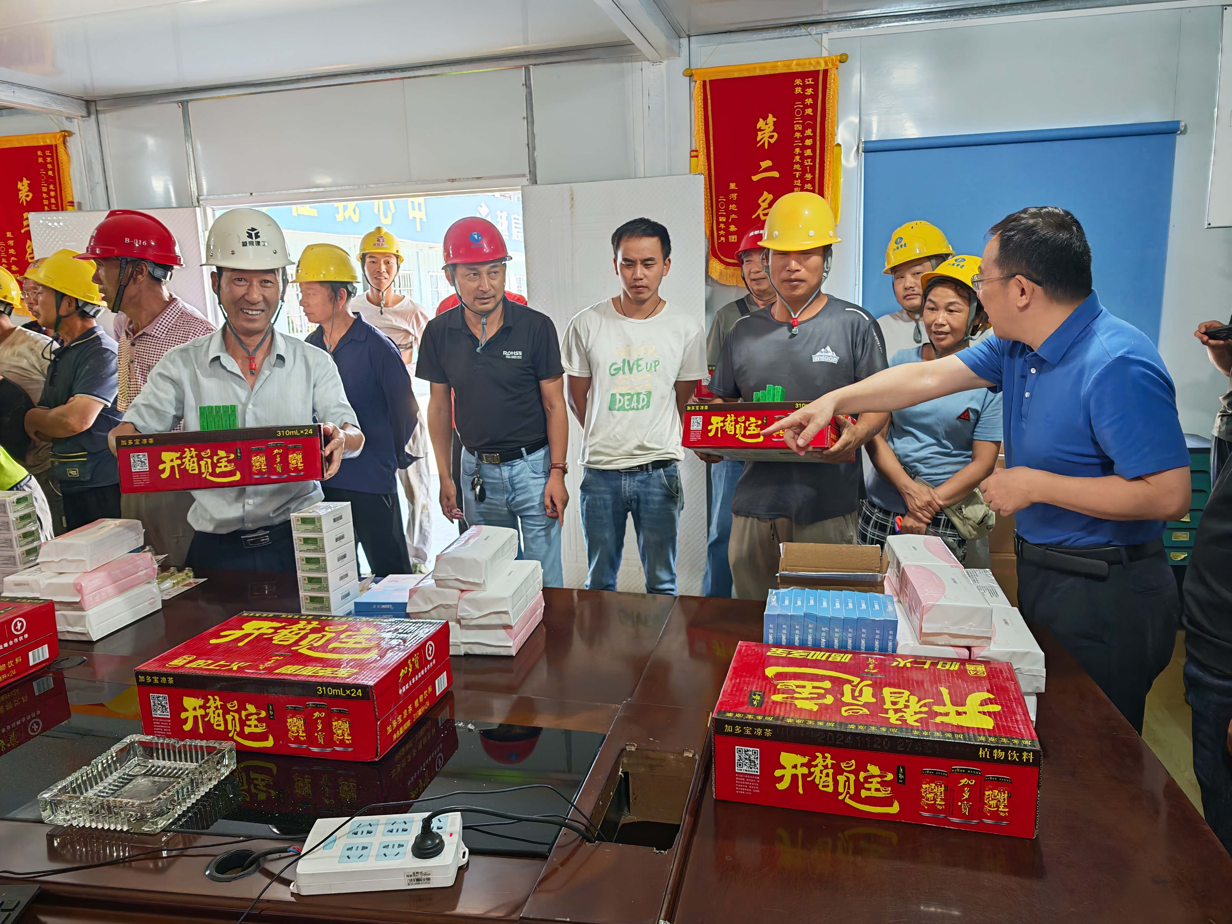 1753408676961612.jpg ffaa60fda796642e6d884528d4a2d5c(1).jpg